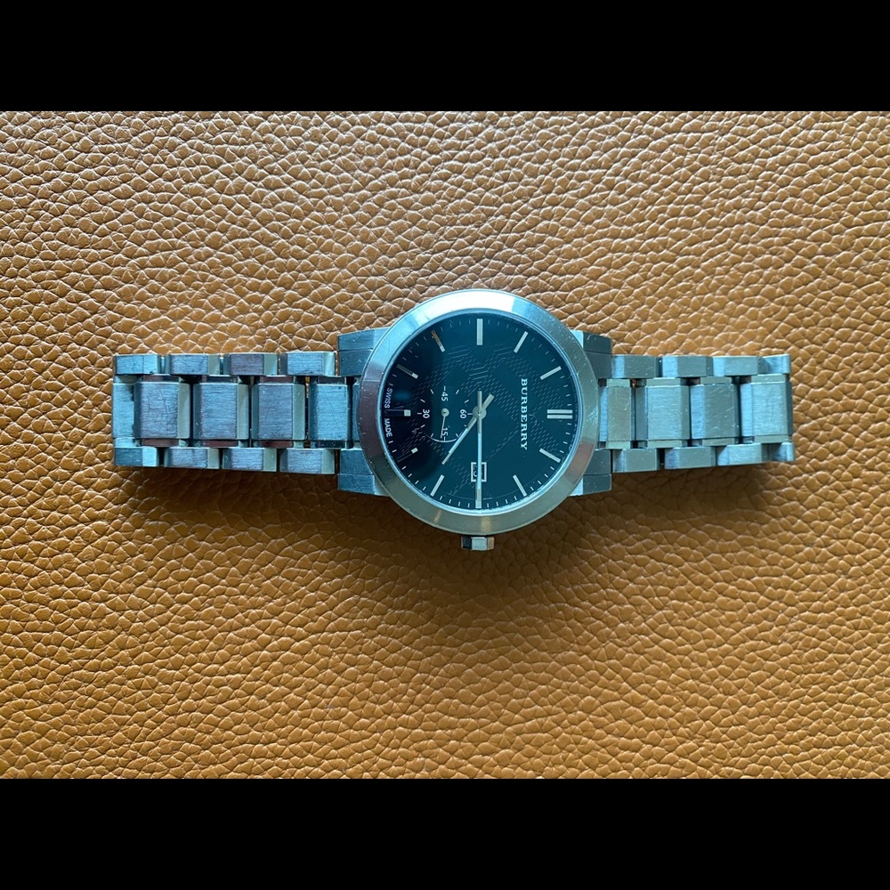 38 Burberry Watch Silver Black